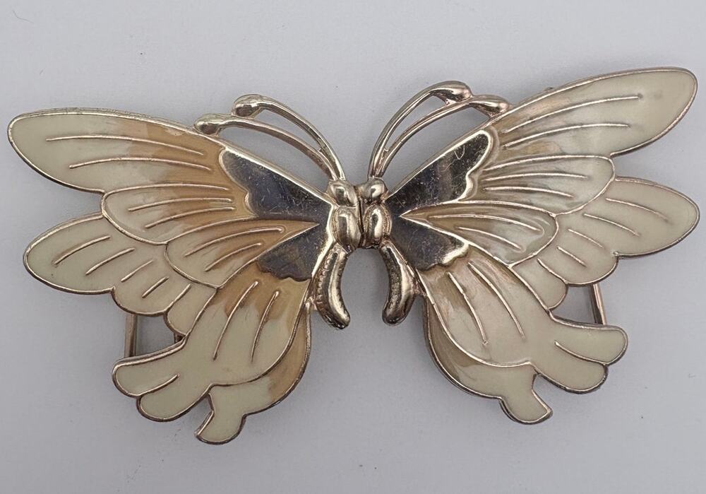 Vintage-Style Cream/Ivory Butterfly Belt Buckle